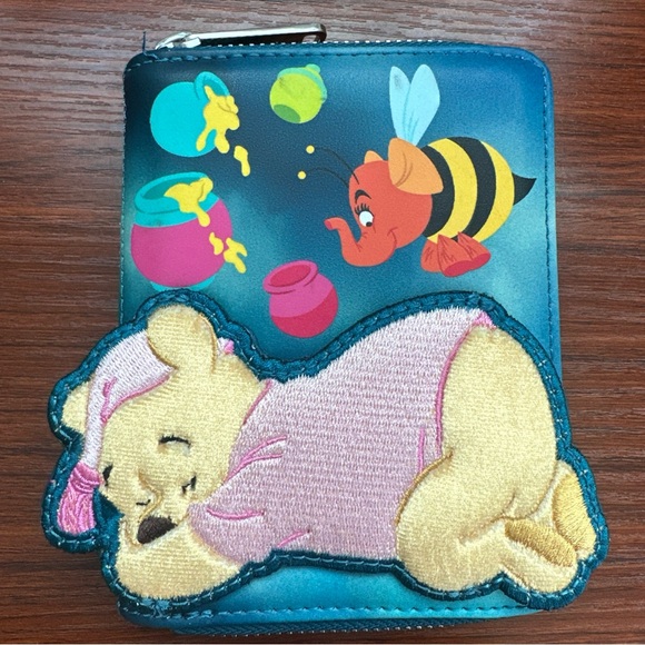 Loungefly Disney Winnie The Pooh Heffa-Dreams (Glow-In-The-Dark) Wallet/Purse - - Picture 1 of 8
